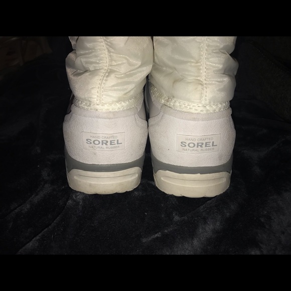 Worn twice Sorel snow boots inserts included - Picture 2 of 6